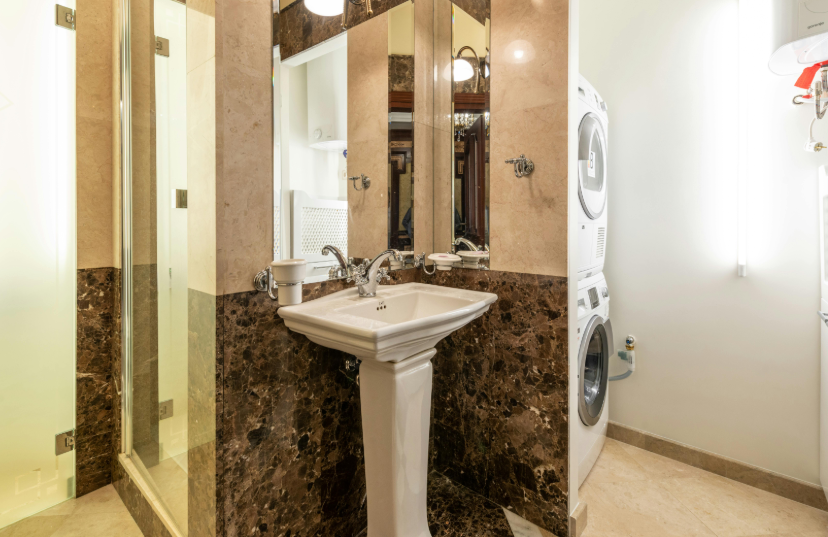 Modern Pedestal Wash Basin Designs for Guest Bathrooms